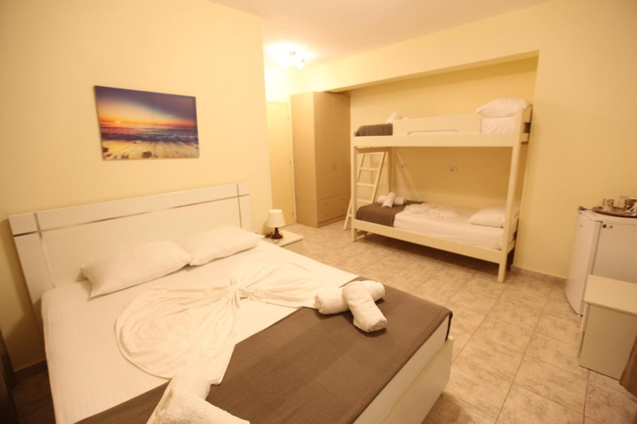 Hotel Prishtina Саранда Екстер'єр фото