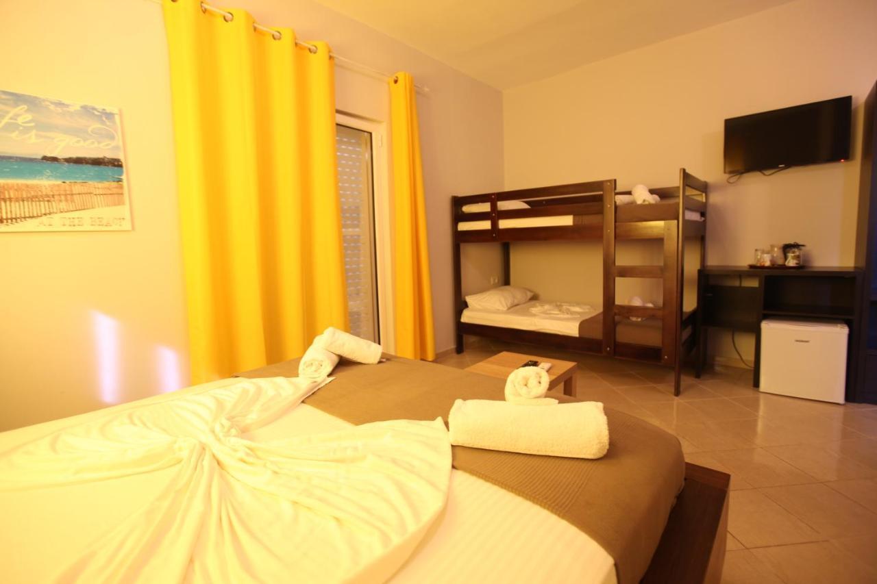 Hotel Prishtina Саранда Екстер'єр фото