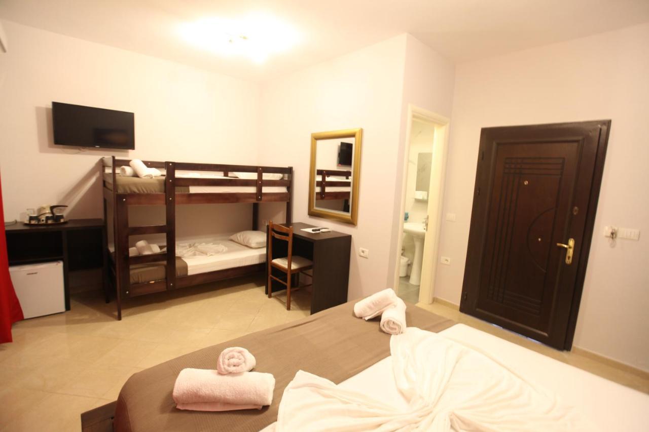 Hotel Prishtina Саранда Екстер'єр фото