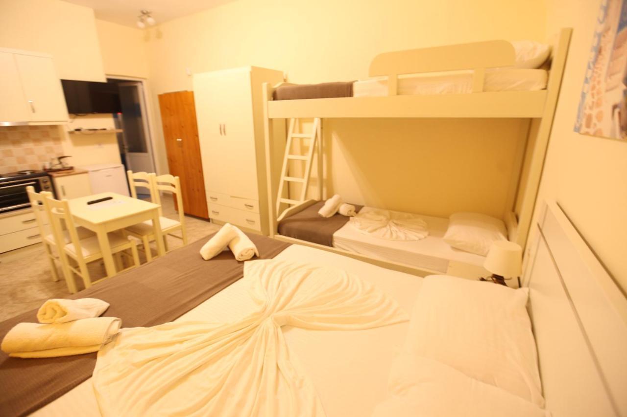 Hotel Prishtina Саранда Екстер'єр фото