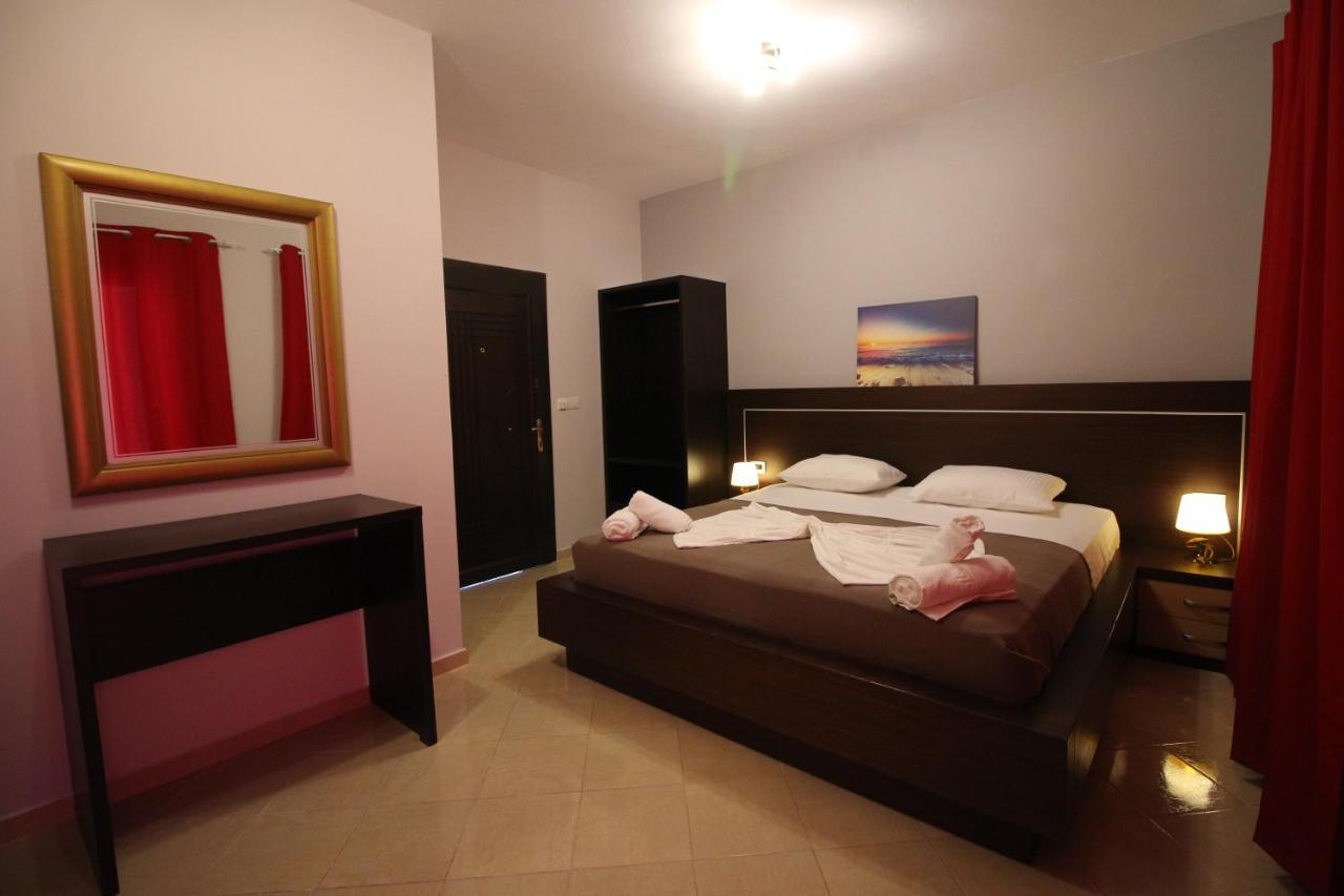 Hotel Prishtina Саранда Екстер'єр фото
