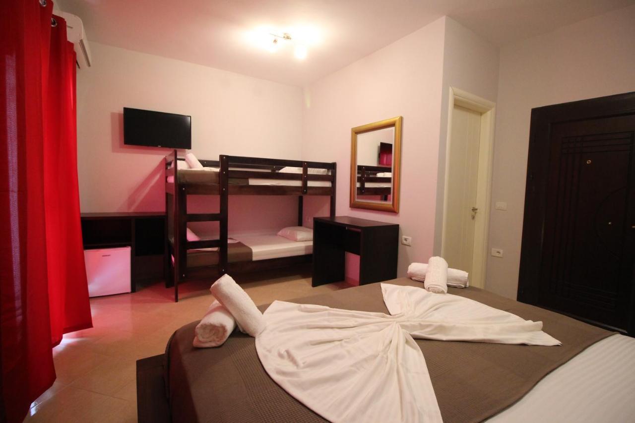 Hotel Prishtina Саранда Екстер'єр фото