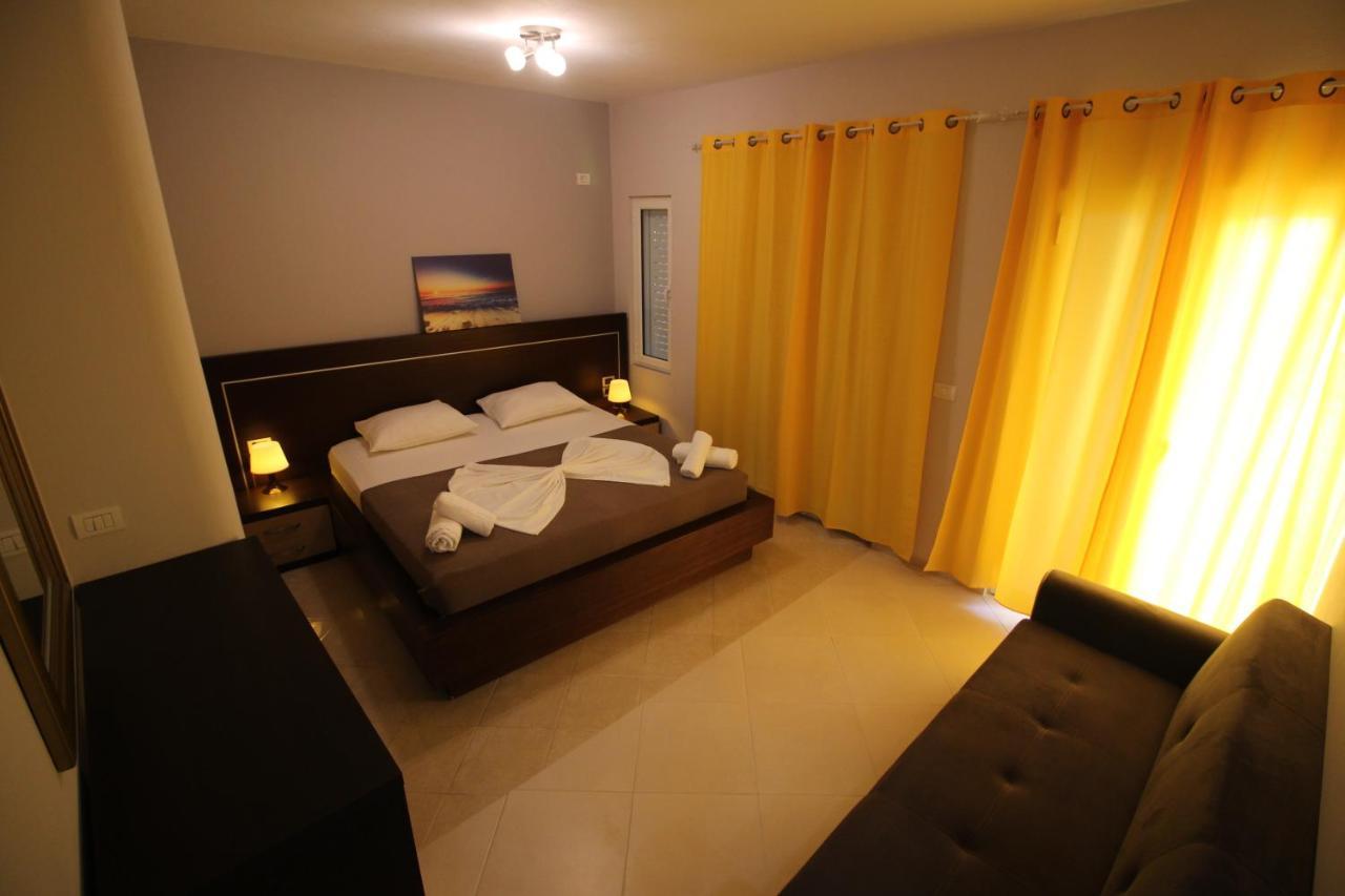 Hotel Prishtina Саранда Екстер'єр фото