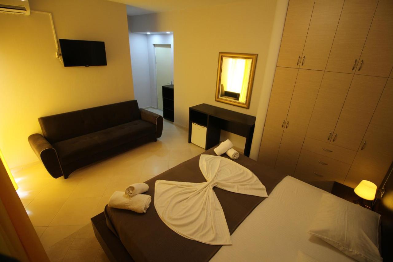 Hotel Prishtina Саранда Екстер'єр фото