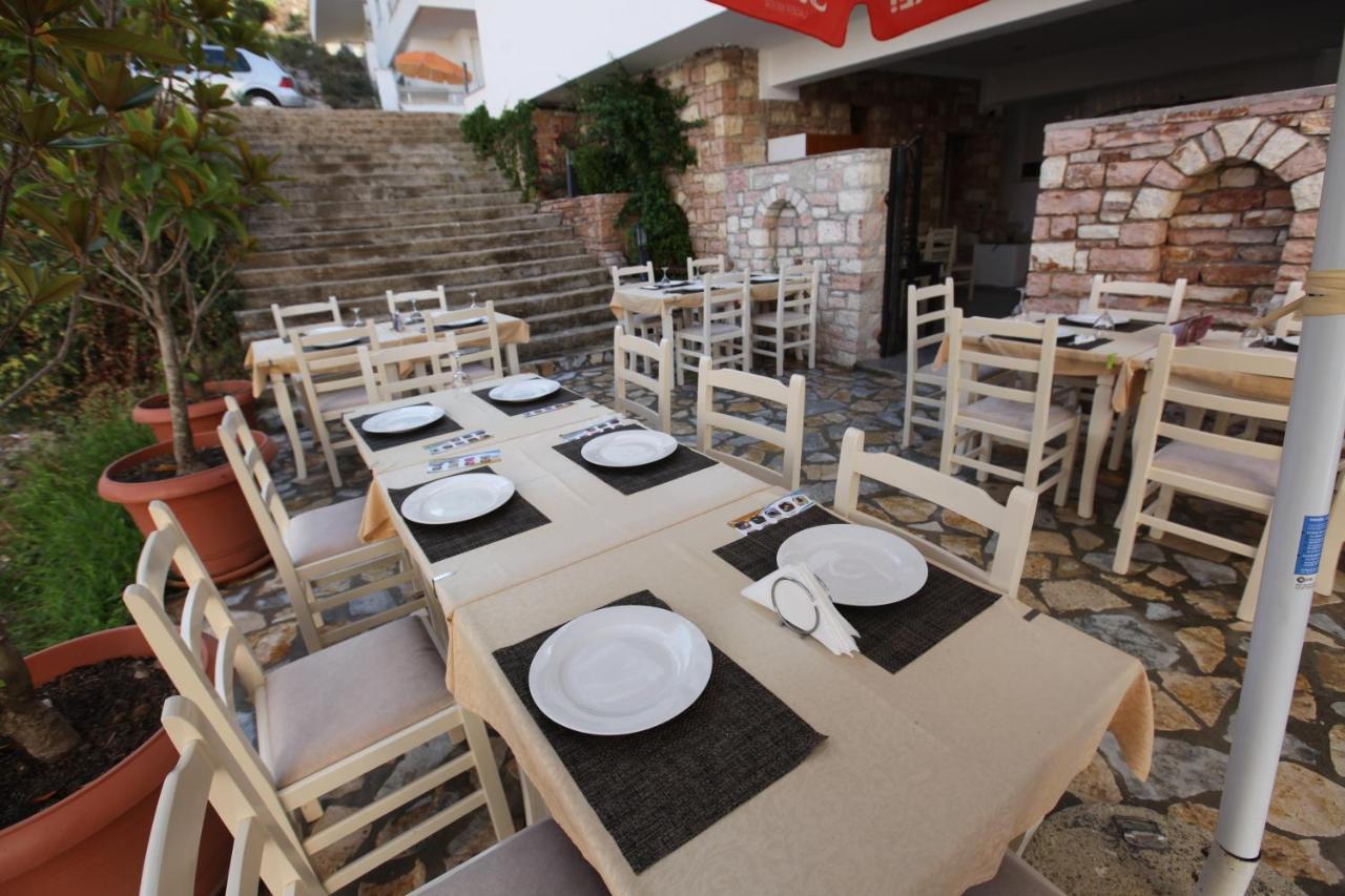 Hotel Prishtina Саранда Екстер'єр фото